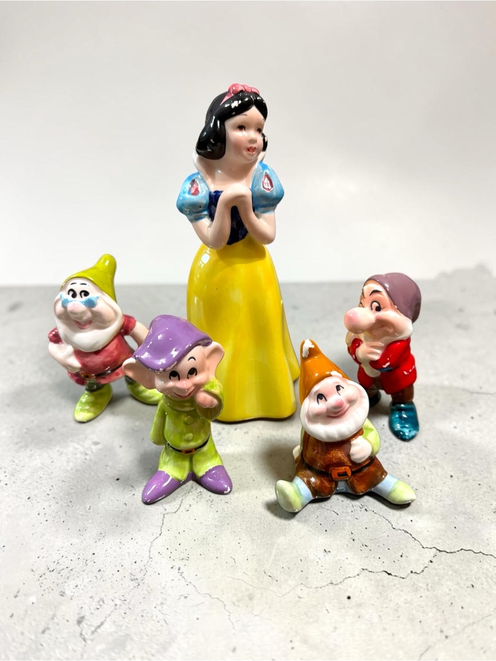 Vintage Disney Ceramic Snow White and 4 Dwarfs